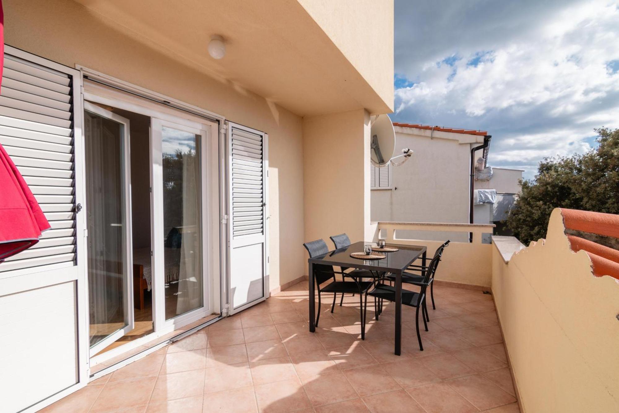 Apartments With A Parking Space Mandre, Pag - 18748 كولان المظهر الخارجي الصورة