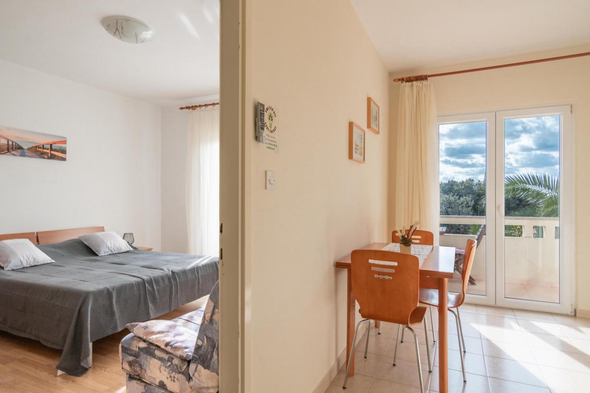Apartments With A Parking Space Mandre, Pag - 18748 كولان الغرفة الصورة