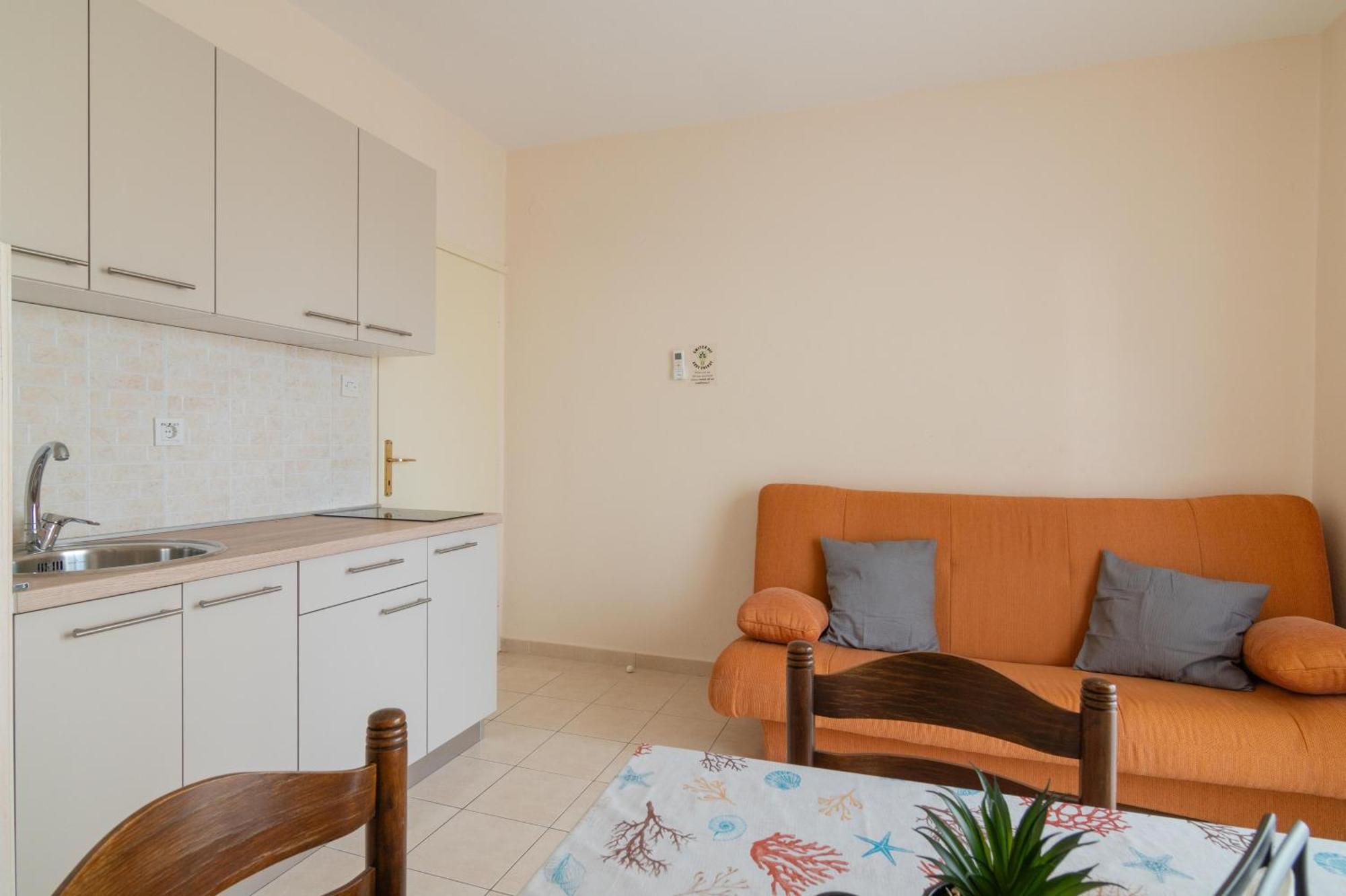 Apartments With A Parking Space Mandre, Pag - 18748 كولان الغرفة الصورة